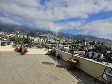 Apartamento T4 para Venda em São Martinho