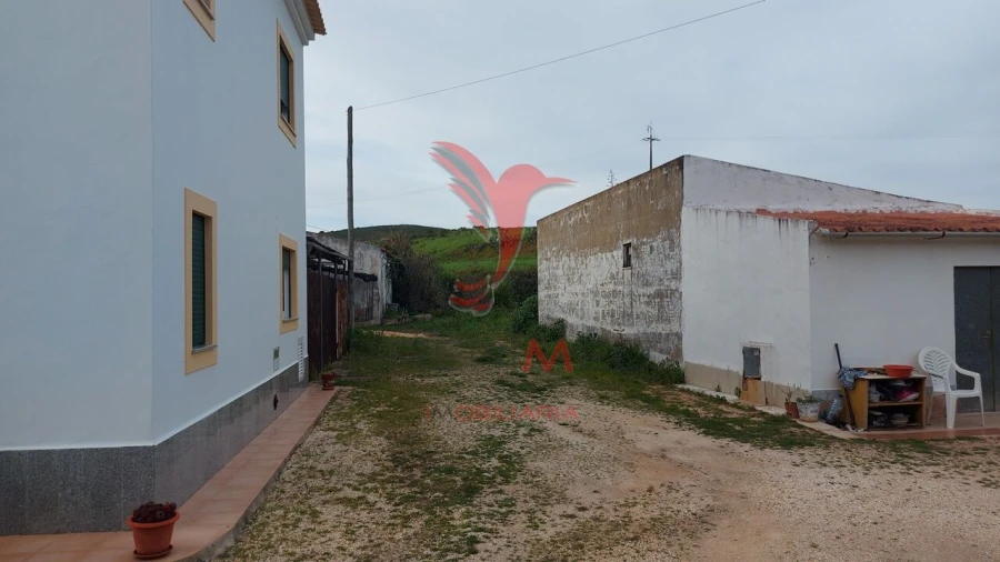 Armazém para Venda em Bensafrim e Barão de São João Foto 18