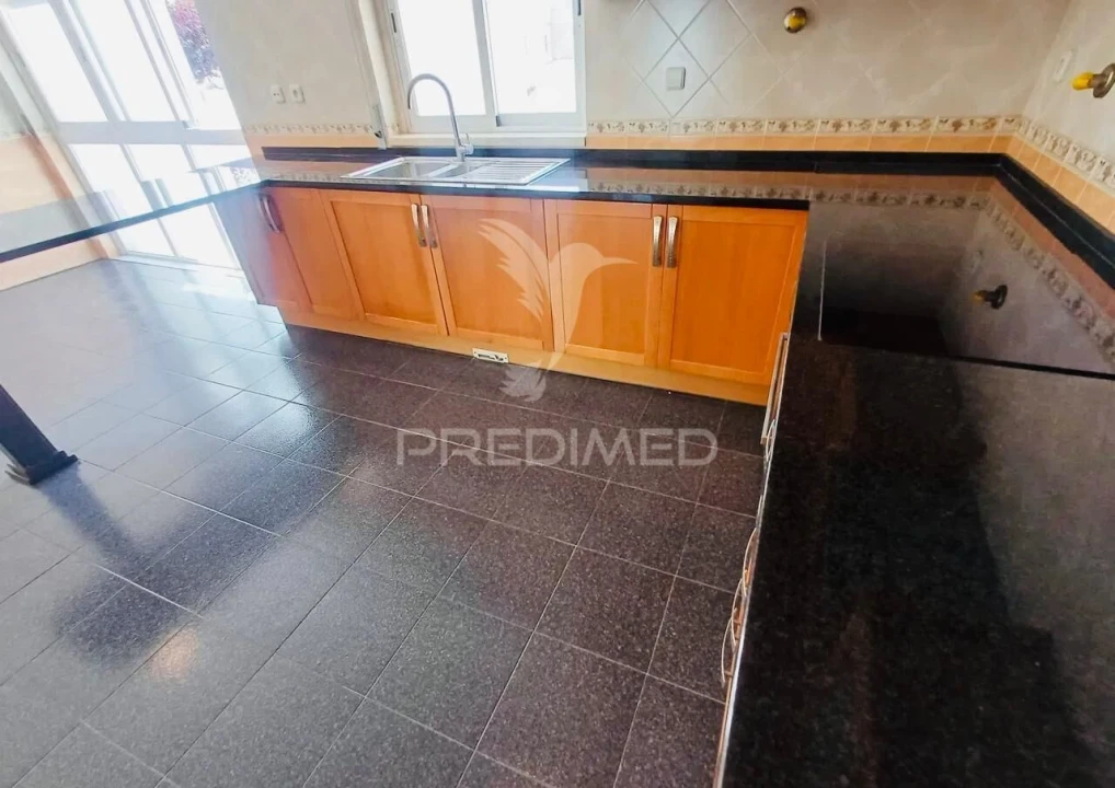 Moradia T4 para Venda em Sesimbra (Castelo) Foto 16