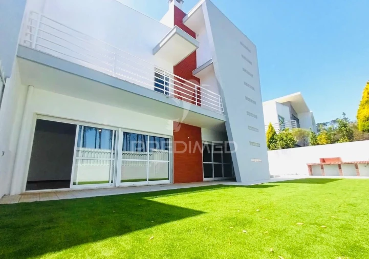 Moradia T4 para Venda em Sesimbra (Castelo) Foto 1