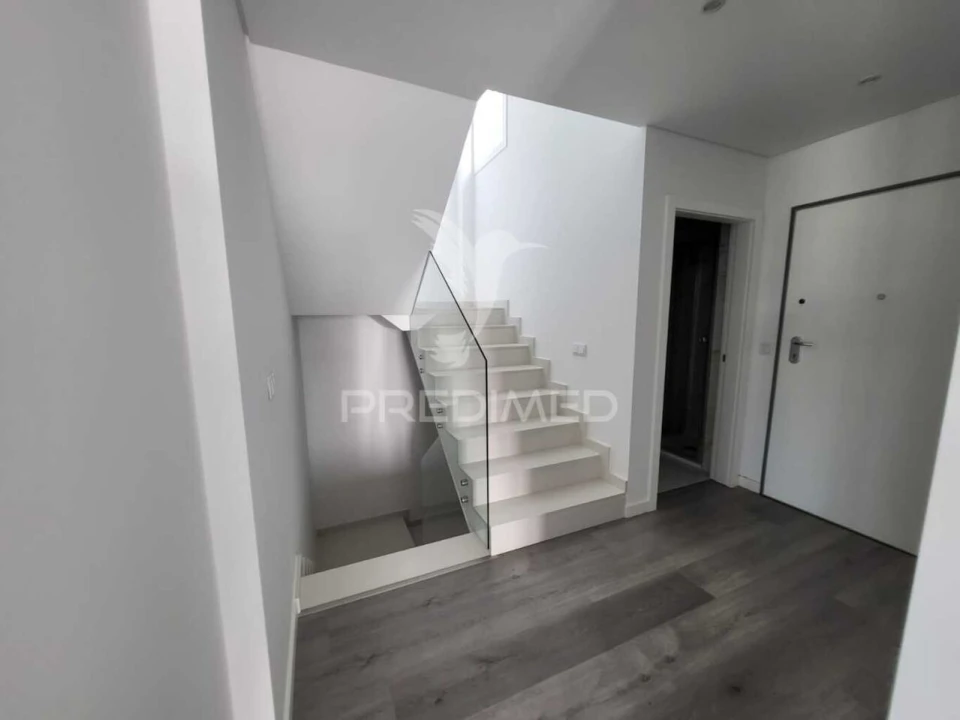 Moradia T4 para Venda em Corroios Foto 24