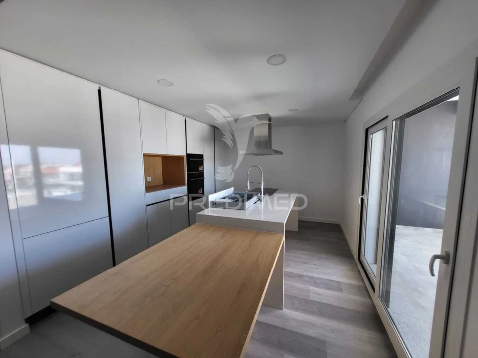 Moradia T4 para Venda em Corroios Foto 8