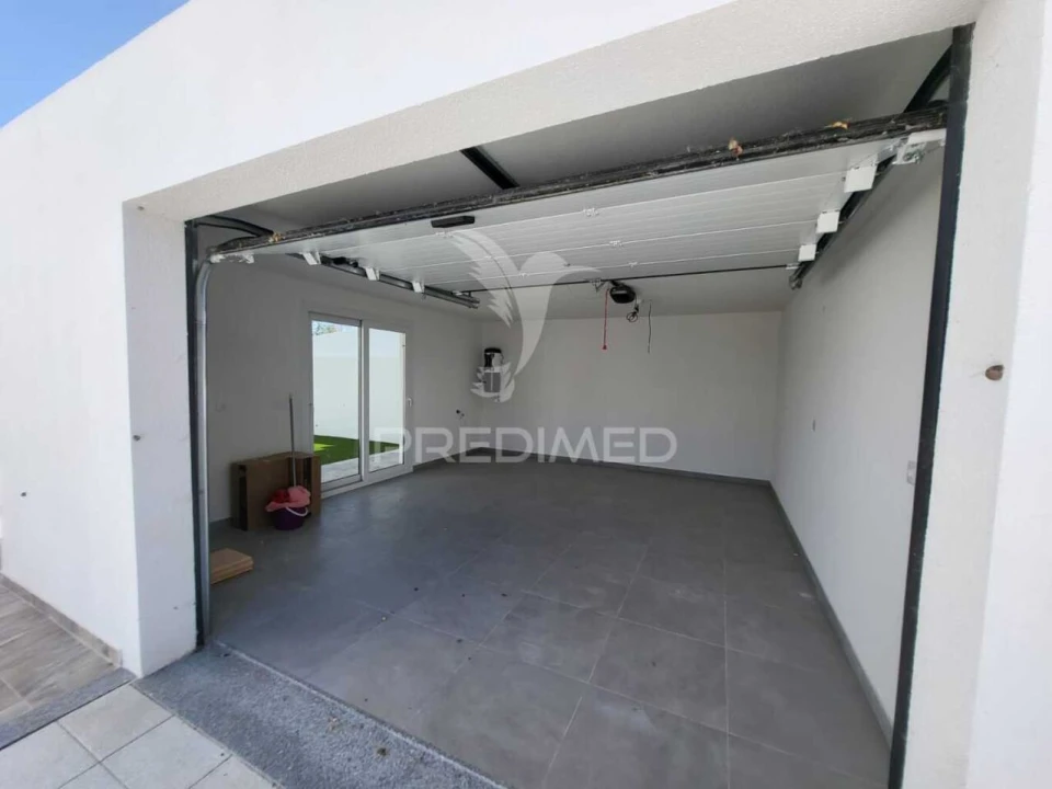 Moradia T4 para Venda em Corroios Foto 6