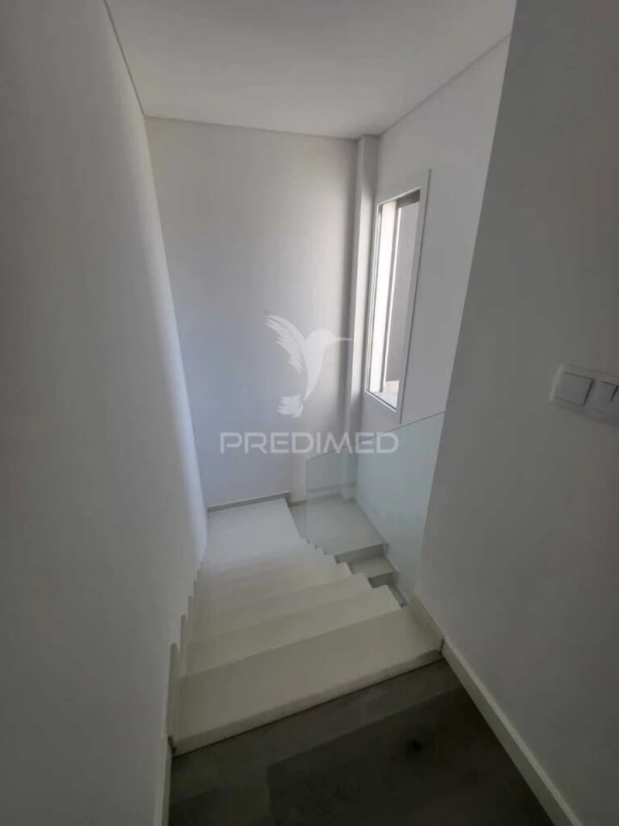 Moradia T4 para Venda em Corroios Foto 25