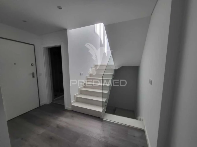 Moradia T4 para Venda em Corroios Foto 23