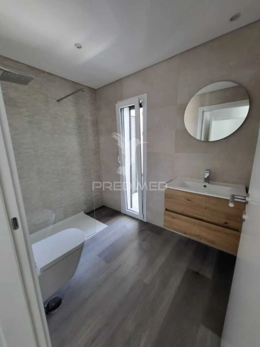 Moradia T4 para Venda em Corroios Foto 17