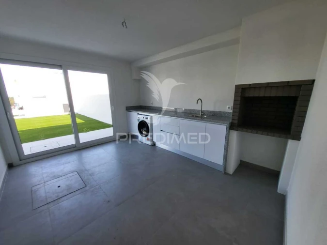 Moradia T4 para Venda em Corroios Foto 7