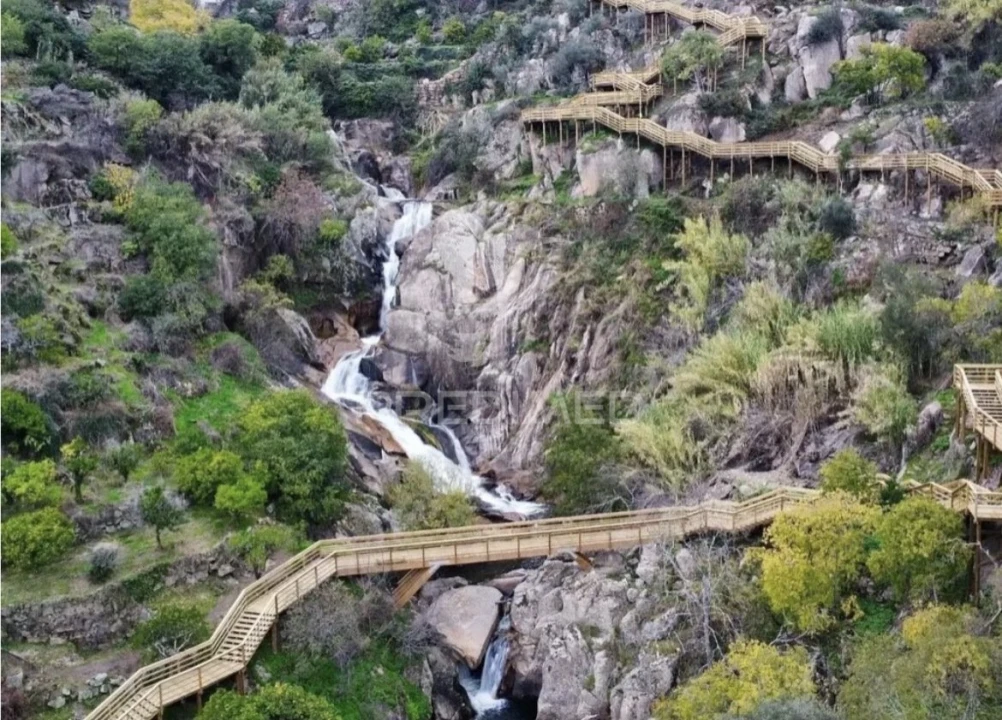 Moradia T3 para Venda em São Mamede de Ribatua Foto 1