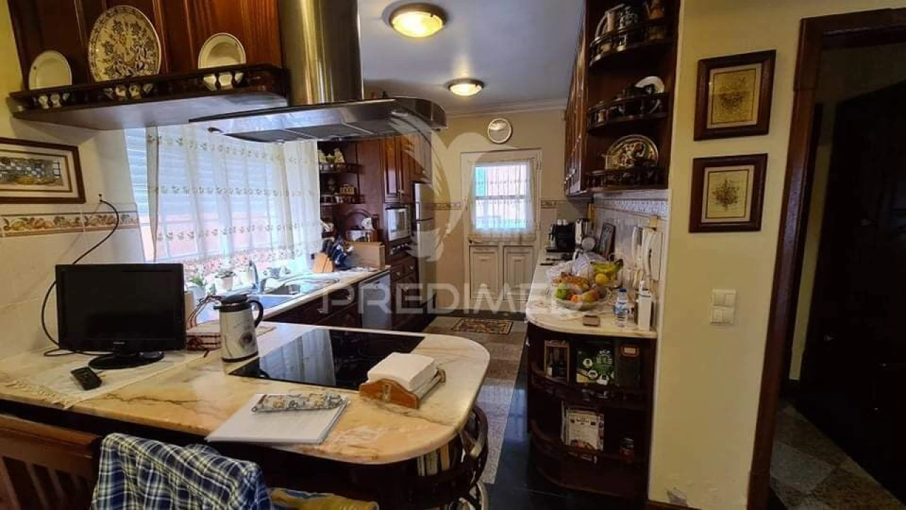 Moradia T4 para Venda em Porto Judeu Foto 25