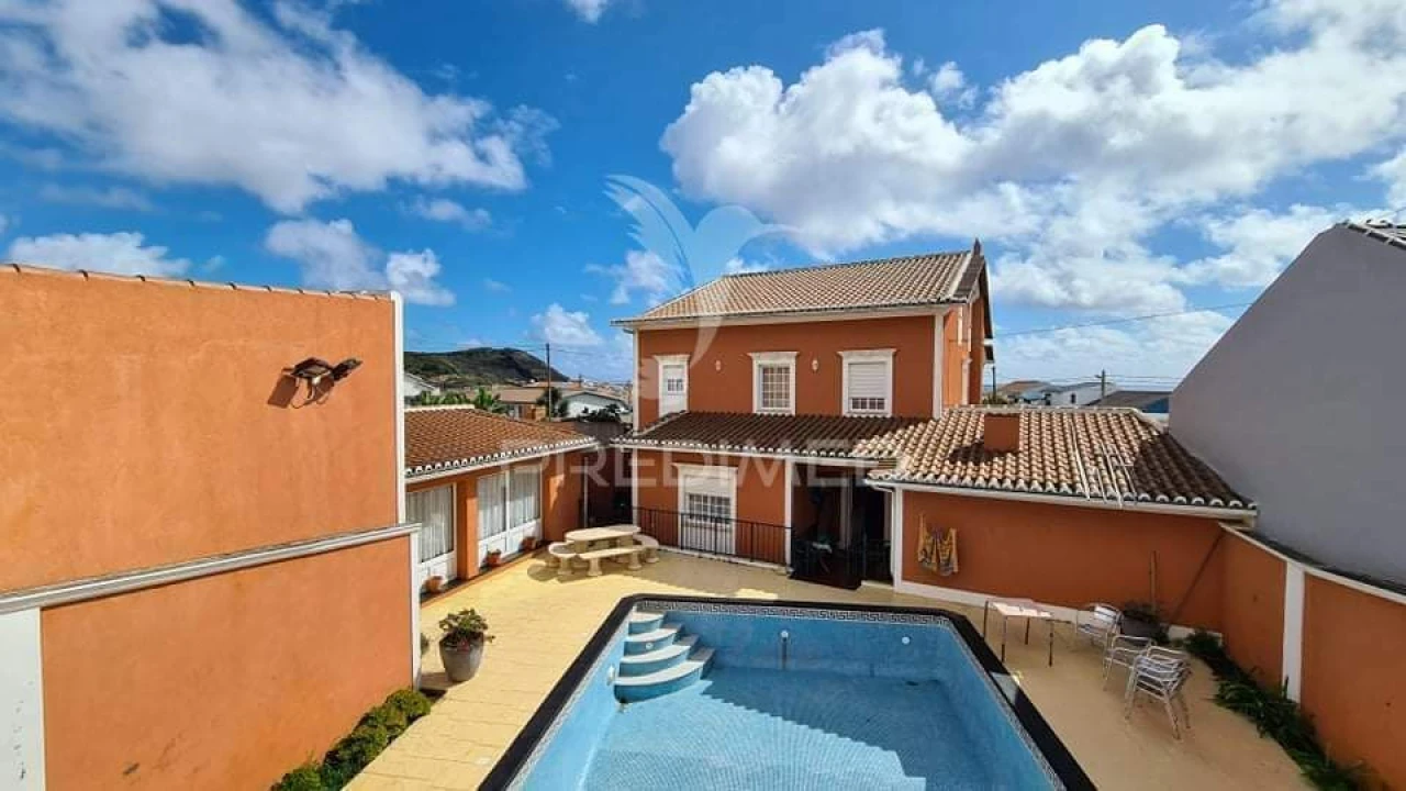 Moradia T4 para Venda em Porto Judeu Foto 8