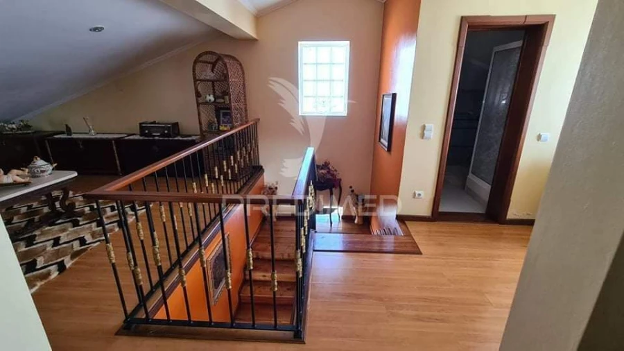 Moradia T4 para Venda em Porto Judeu Foto 14