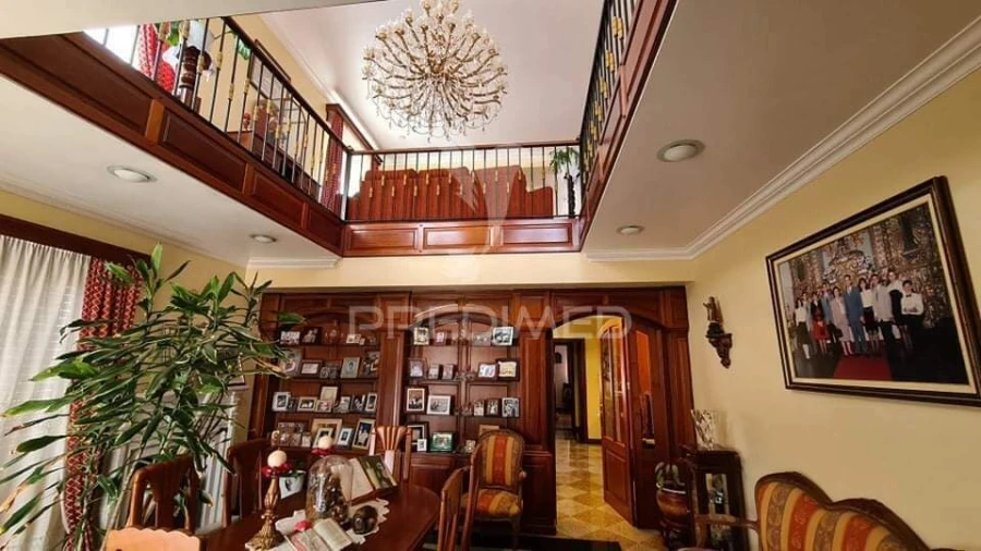 Moradia T4 para Venda em Porto Judeu Foto 21