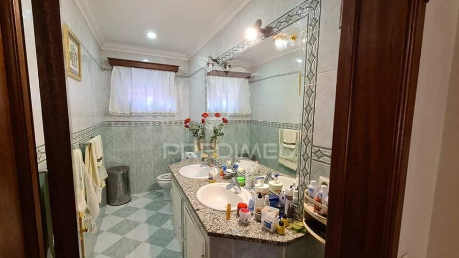 Moradia T4 para Venda em Porto Judeu Foto 39