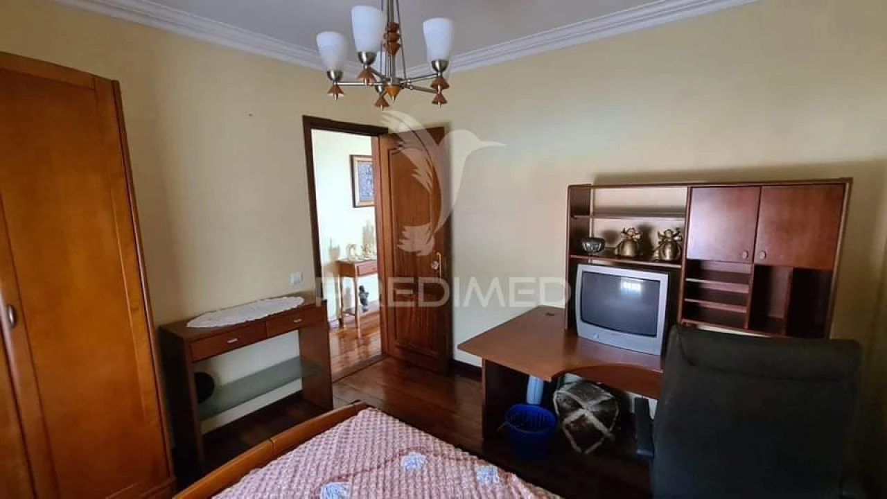 Moradia T4 para Venda em Porto Judeu Foto 28