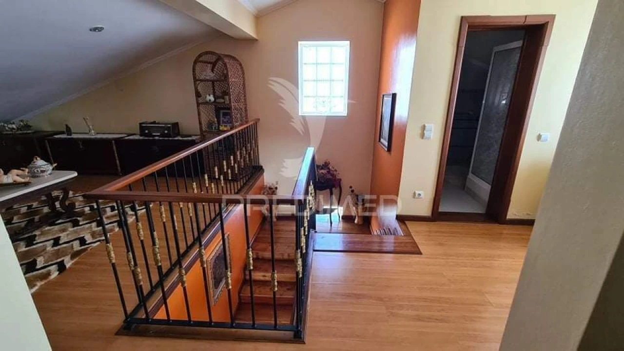 Moradia T4 para Venda em Porto Judeu Foto 14