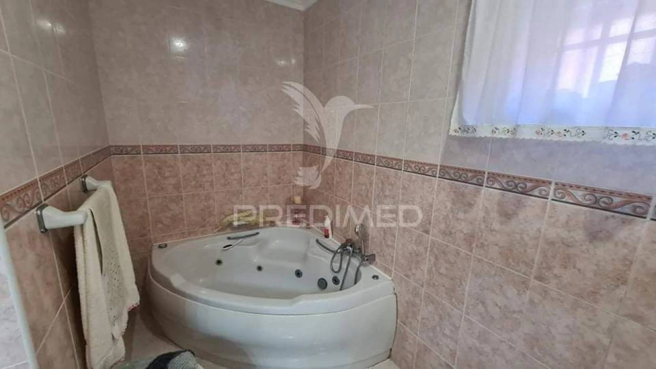 Moradia T4 para Venda em Porto Judeu Foto 37