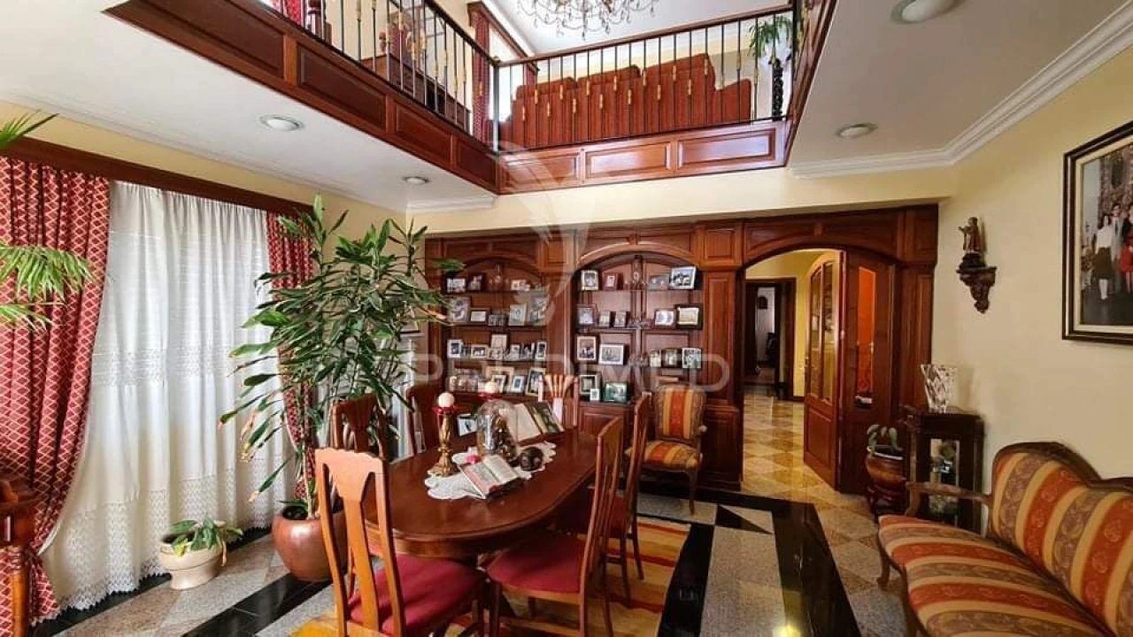 Moradia T4 para Venda em Porto Judeu Foto 19