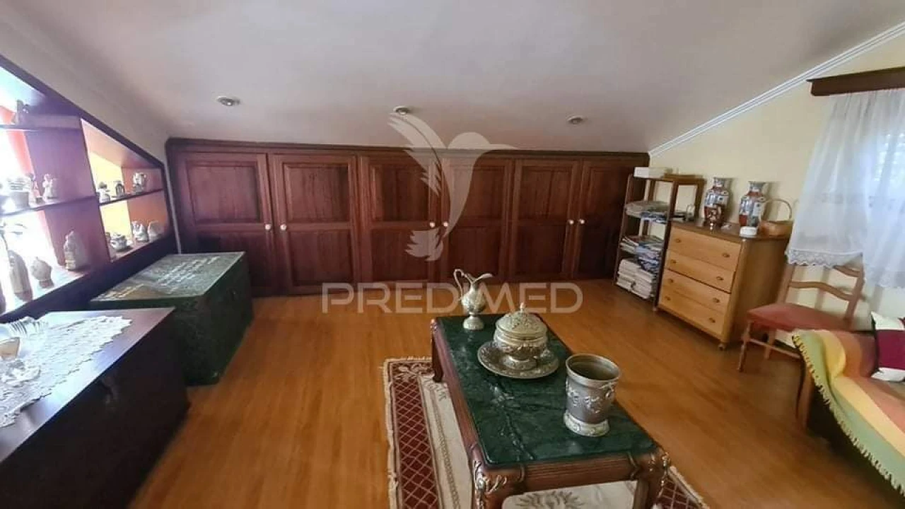 Moradia T4 para Venda em Porto Judeu Foto 12