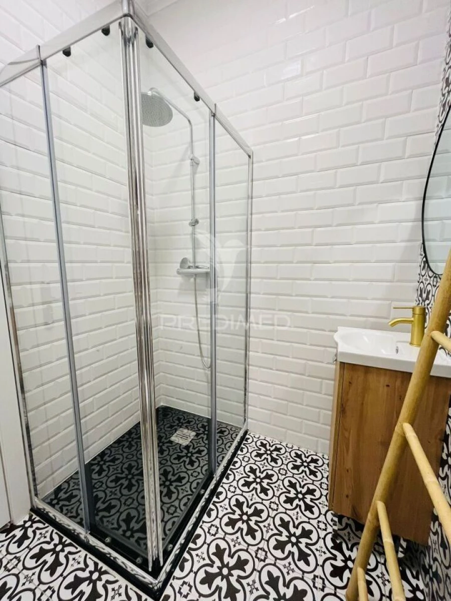 Moradia T8 para Venda em Costa da Caparica Foto 28