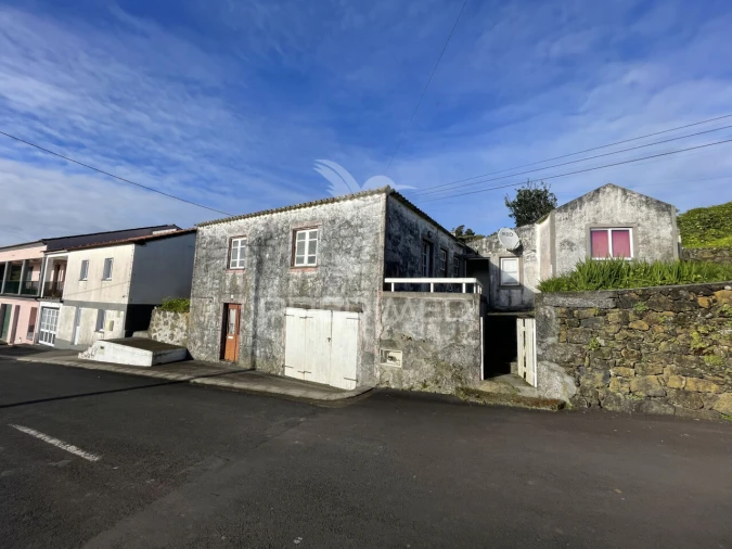 Moradia T2 para Venda em Santo Amaro Foto 1