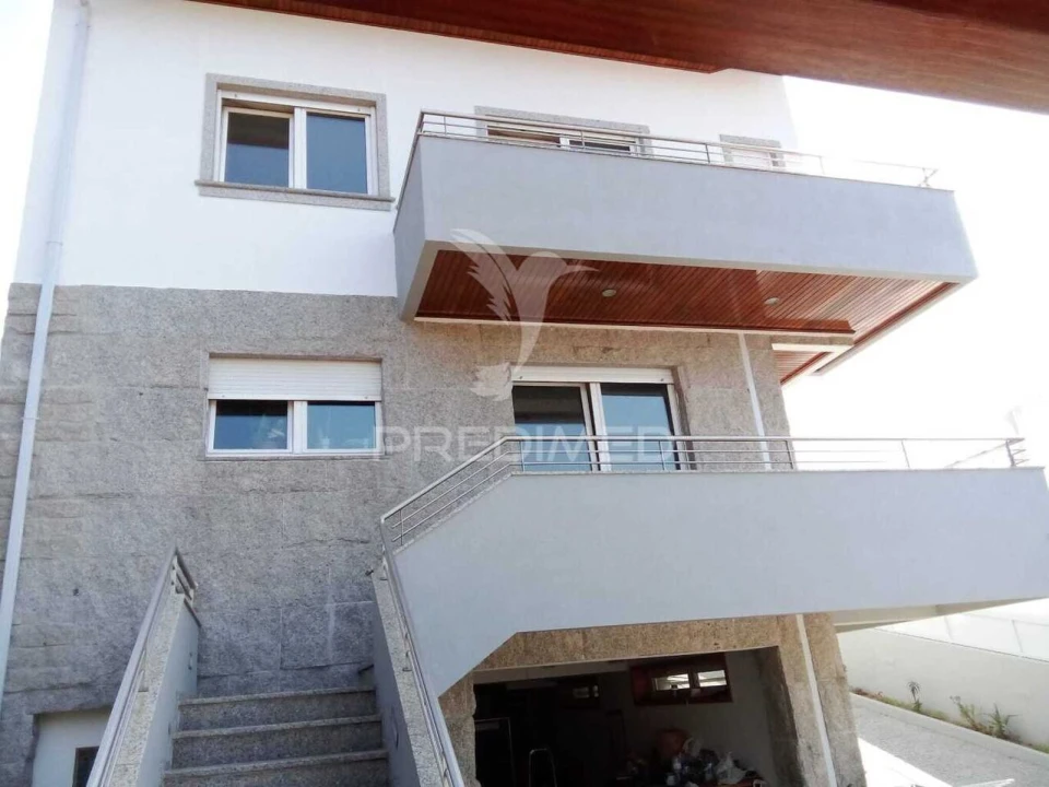 Moradia T4 para Venda em Valongo Foto 1