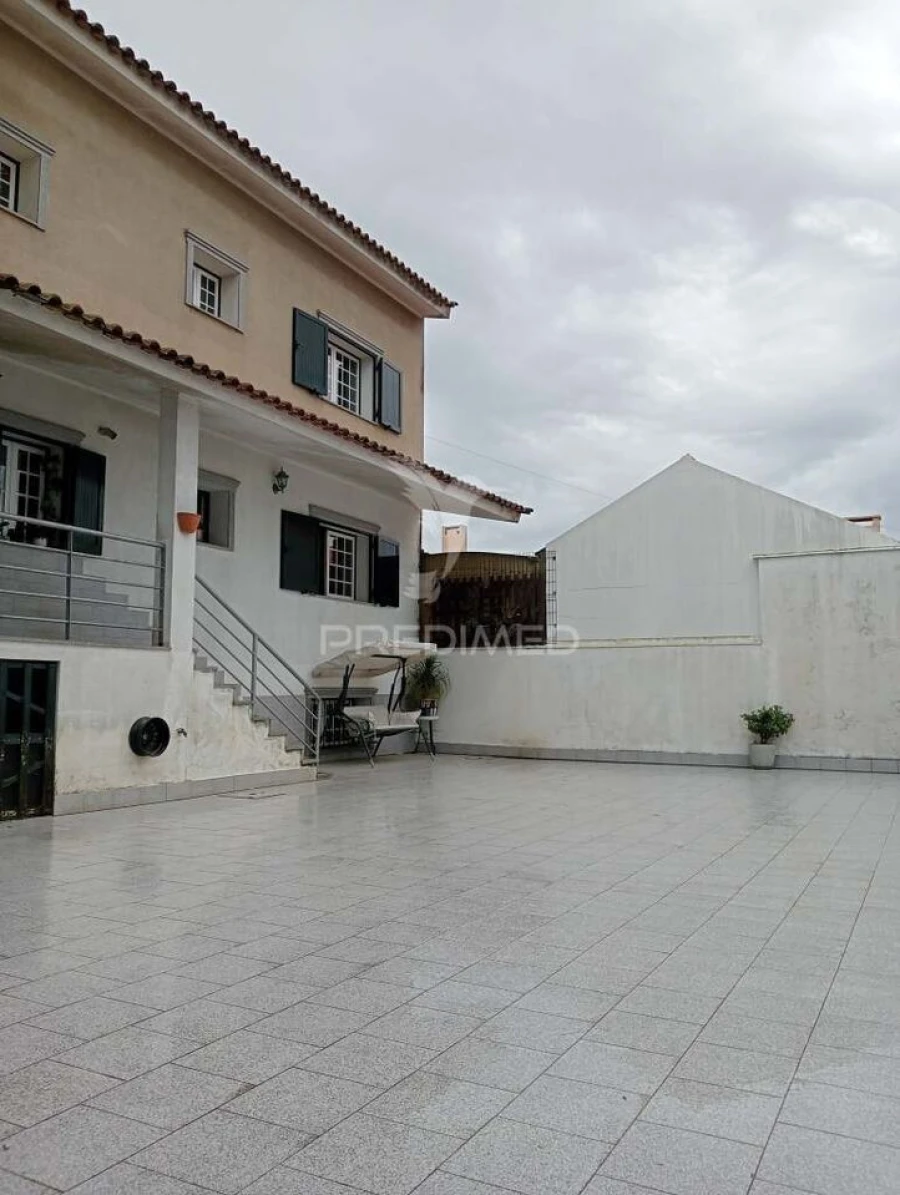 Moradia T4 para Venda em Aradas Foto 1