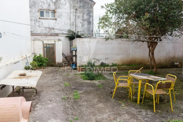 Moradia T3 para Venda em Praia da Vitoria (Santa Cruz) Foto 11