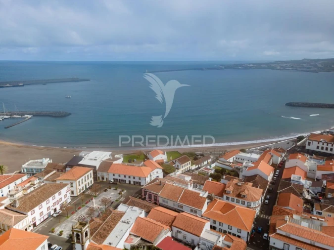 Moradia T3 para Venda em Praia da Vitoria (Santa Cruz) Foto 1