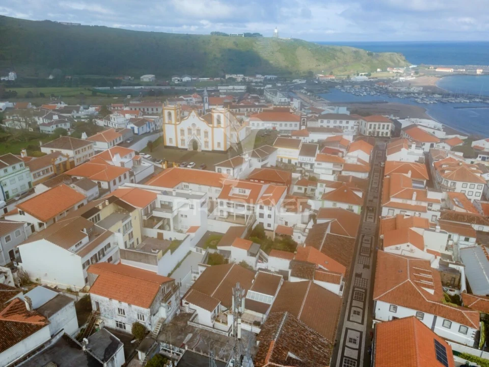 Moradia T3 para Venda em Praia da Vitoria (Santa Cruz) Foto 2