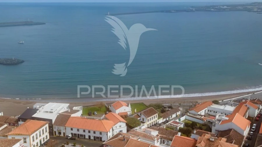 Moradia T3 para Venda em Praia da Vitoria (Santa Cruz)