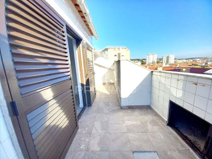 Apartamento T3 para Venda em Costa da Caparica Foto 4