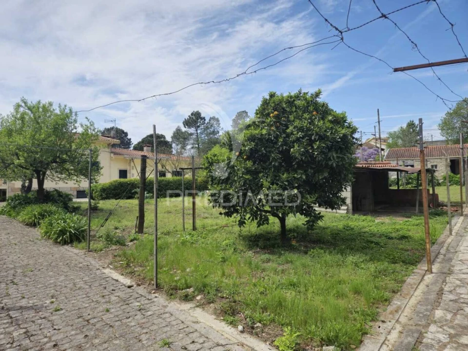 Moradia T4 para Venda em Lago Foto 23