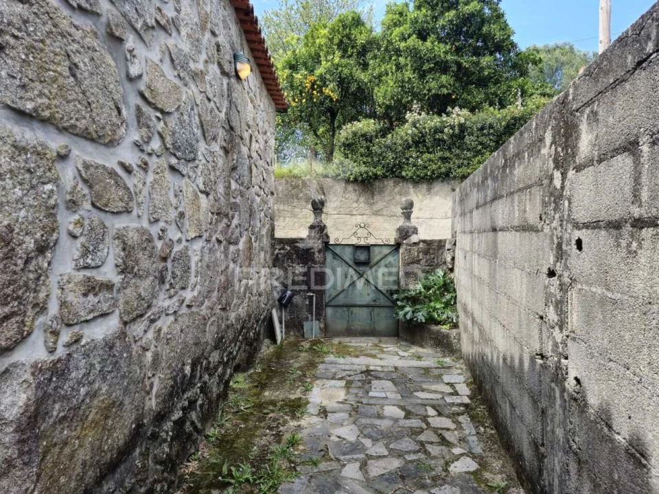 Moradia T4 para Venda em Lago Foto 28