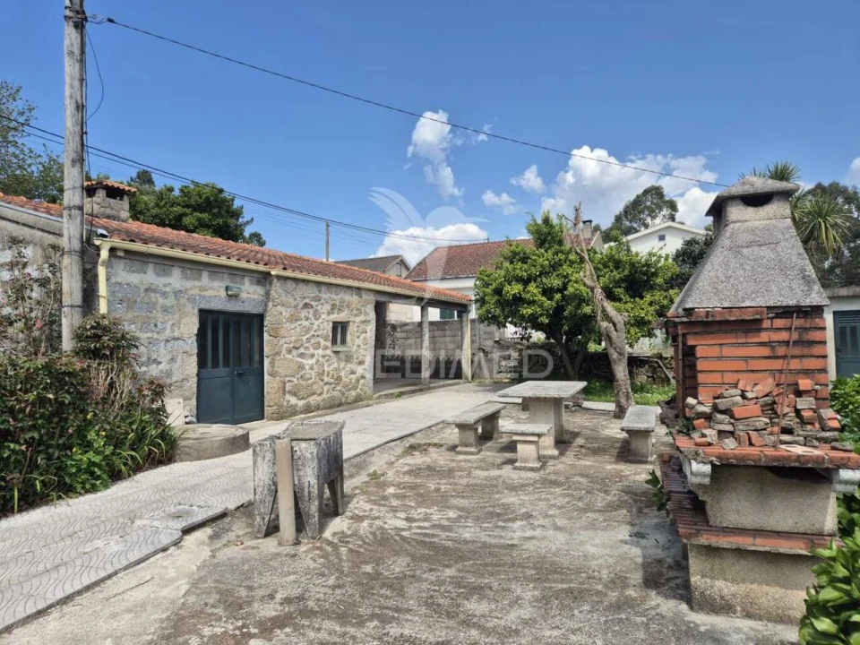 Moradia T4 para Venda em Lago Foto 29