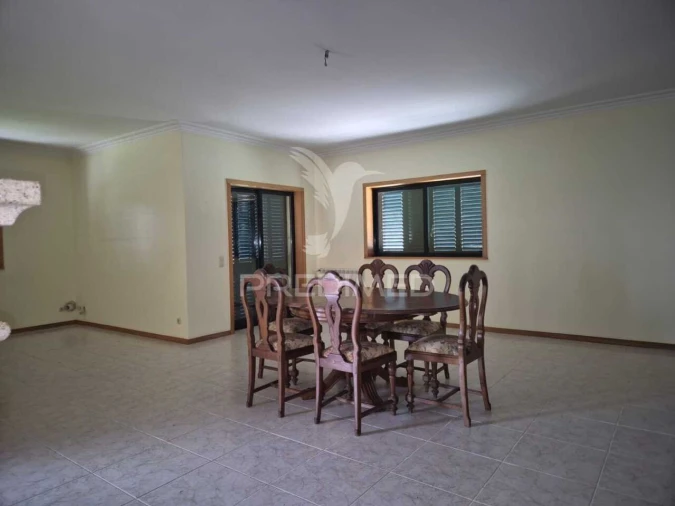 Moradia T4 para Venda em Lago Foto 8