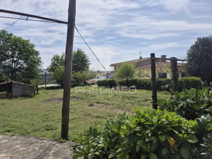 Moradia T4 para Venda em Lago Foto 24