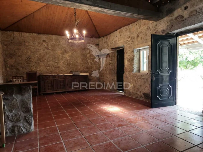 Moradia T4 para Venda em Lago Foto 26