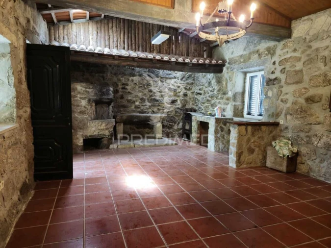 Moradia T4 para Venda em Lago Foto 27