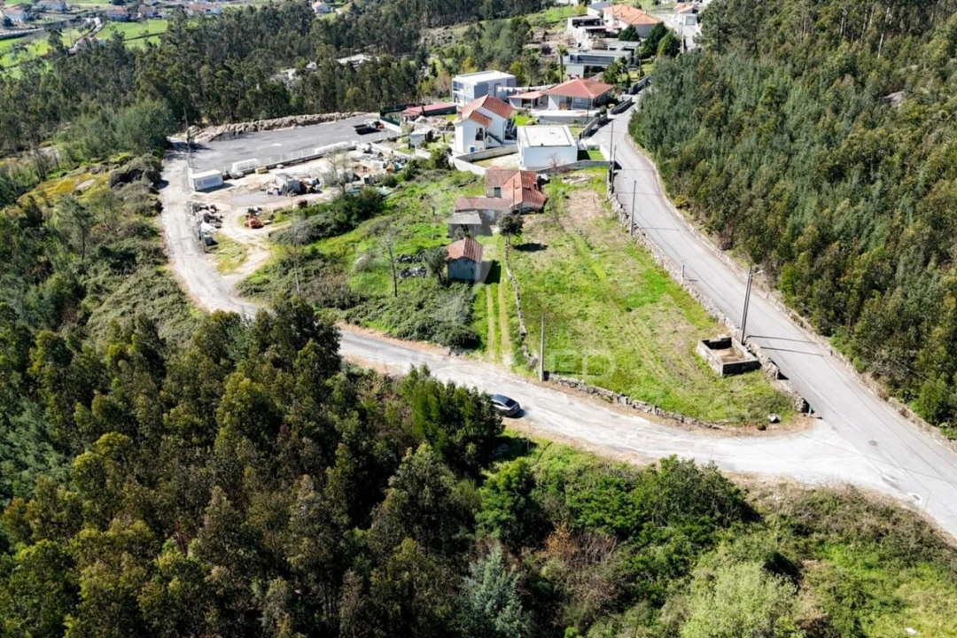 Moradia T3 para Venda em Arnoso (Santa Maria e Santa Eulália) e Sezures Foto 18