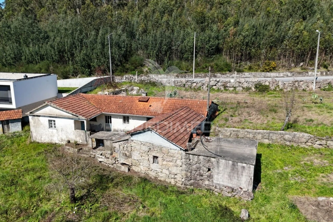 Moradia T3 para Venda em Arnoso (Santa Maria e Santa Eulália) e Sezures Foto 1