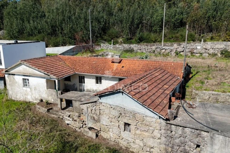 Moradia T3 para Venda em Arnoso (Santa Maria e Santa Eulália) e Sezures Foto 8