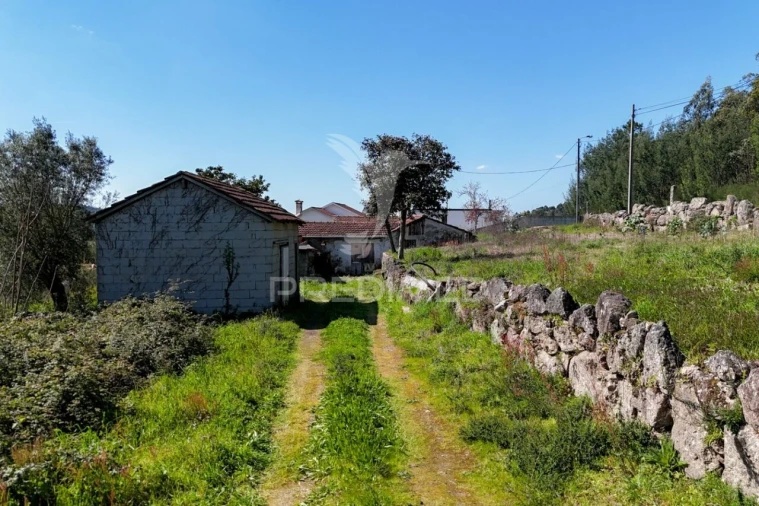 Moradia T3 para Venda em Arnoso (Santa Maria e Santa Eulália) e Sezures Foto 6