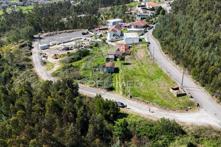 Moradia T3 para Venda em Arnoso (Santa Maria e Santa Eulália) e Sezures Foto 3