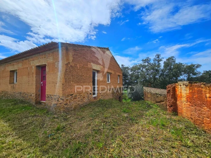 Moradia T2 para Venda em Ourique Foto 1