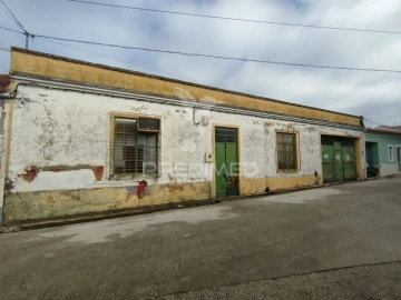 Armazém para Venda em Alcanhões