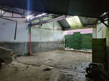 Armazém para Venda em Alcanhões