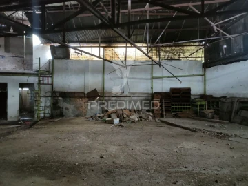Armazém para Venda em Alcanhões