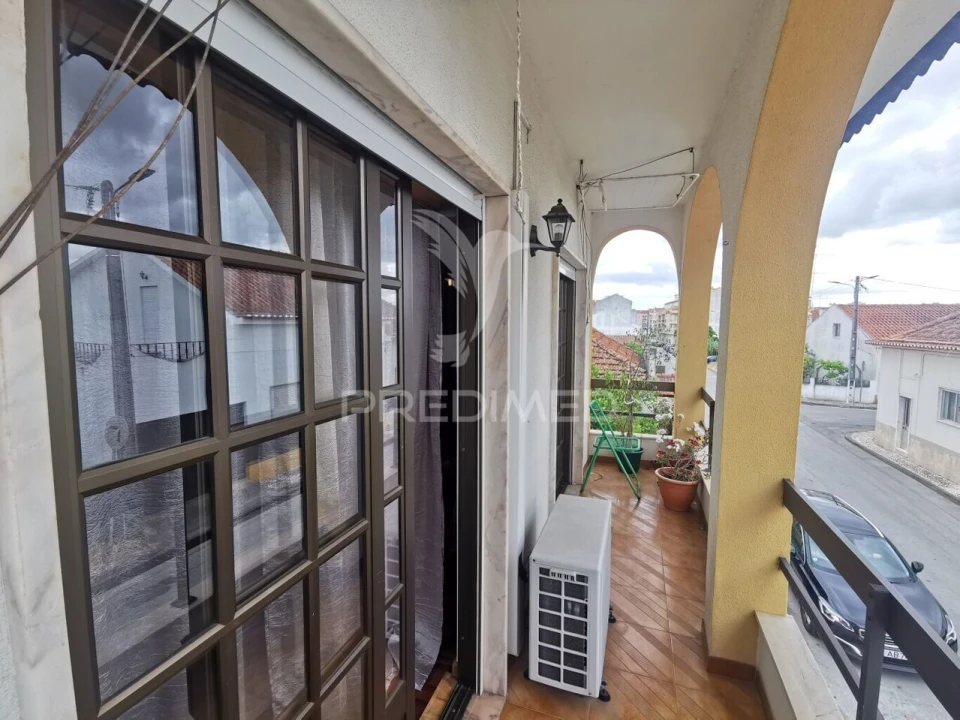 Moradia T4 para Venda em Nossa Sra de Fatima Foto 4