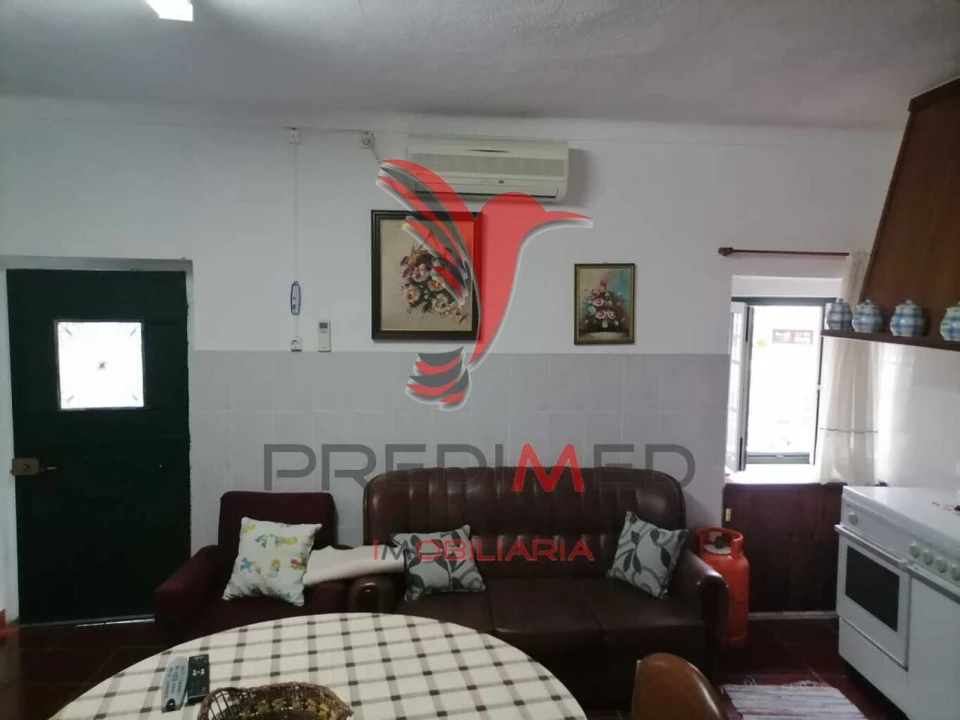 Moradia T2 para Venda em Alagoa Foto 3