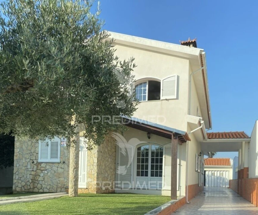 Moradia T4 para Venda em São Bernardo Foto 1